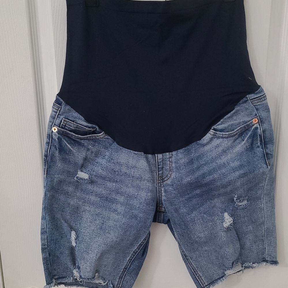 Maternity shorts